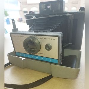 ⚜️ Polaroid ⚜️ Land Camera ⚜️ Automatic 210 ⚜️ Vintage 1967-69 ⚜️